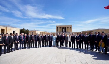 İmamoğlu ve 26 CHP’li İlçe Belediye Başkanı Ata’nın Huzuruna Çıktı