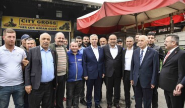 Mansur Yavaş, Yenimahalle Toptancı Hali’ni Ziyaret Etti