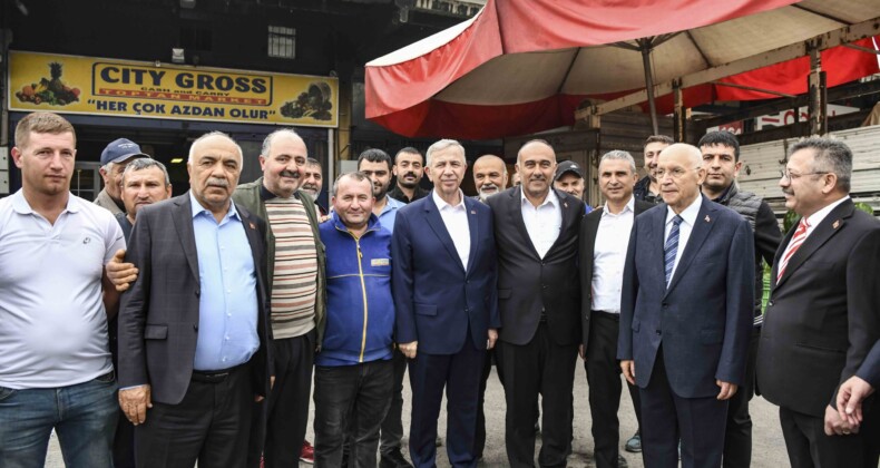 Mansur Yavaş, Yenimahalle Toptancı Hali’ni Ziyaret Etti