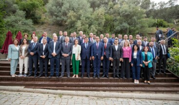 Başkan Tugay, İzmir İlçe Belediye Başkanlarıyla Bir Araya Geldi