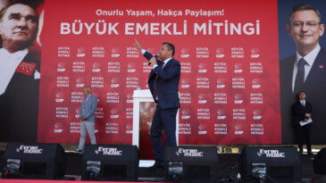 CHP Ankara’da Büyük Emekli Mitingi Düzenledi