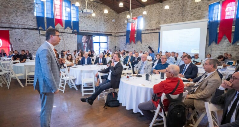 İzmir’de Deprem Riski ve Alınacak Önlemler Konuşuldu