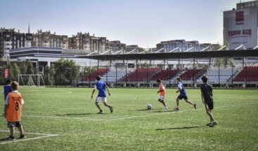 Başkentli Minikler Yaz Tatilinde Futbol İle Buluştu