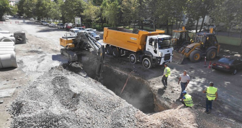 ASKİ Ankara’nın Derelerini Temizliyor