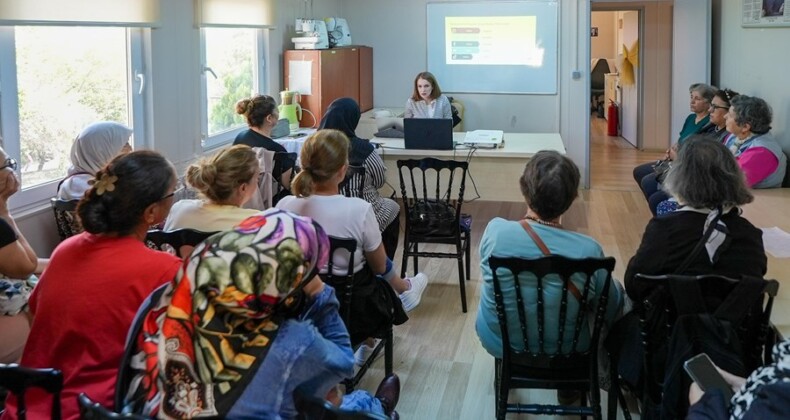 Maltepe Belediyesi’nden kadınlara dijital destek