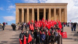 Öğrenciler istedi, Maltepe Belediyesi Anıtkabir’e götürdü