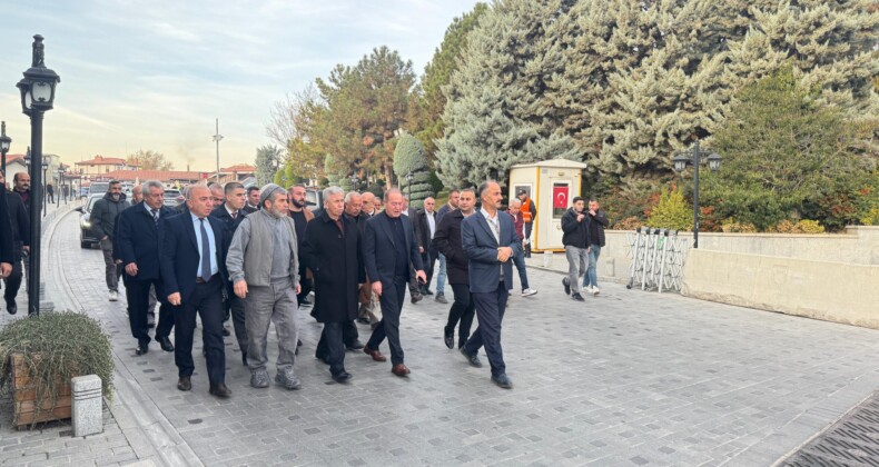 Başkan Yavaş, Hacı Bayram esnafını ziyaret etti