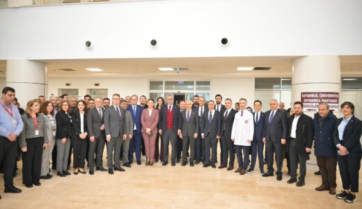 Sağlık Bakanı Memişoğlu, Esenyurt’ta Toplantı Yaptı