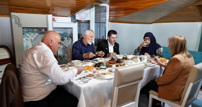 Başkan Çerkez, Şehit Ailesi İle İftar Yaptı