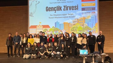 Ataşehir’de Gençlik Zirvesi Düzenlendi