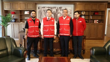 Çekmeköy Belediye Başkanı Orhan Çerkez ve Emekli Eşinden Gazze’ye Anlamlı Destek