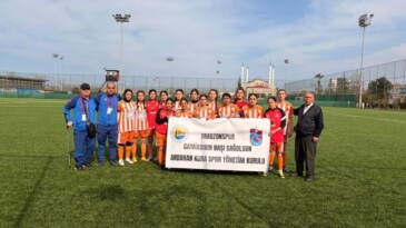 Kura Kadın Futbol Takımı Trabzon’da Kaynak Hocayı Andı