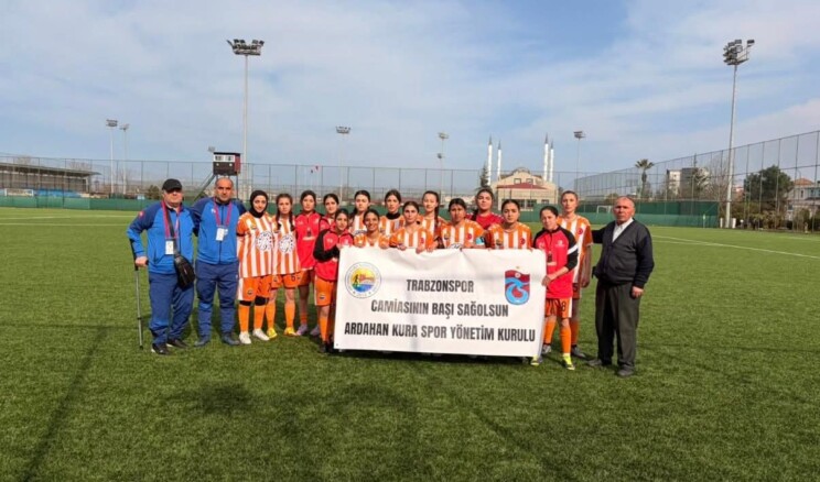 Kura Kadın Futbol Takımı Trabzon’da Kaynak Hocayı Andı
