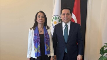 Ahmet Özer, DEM Partiyi Ziyaret Etti