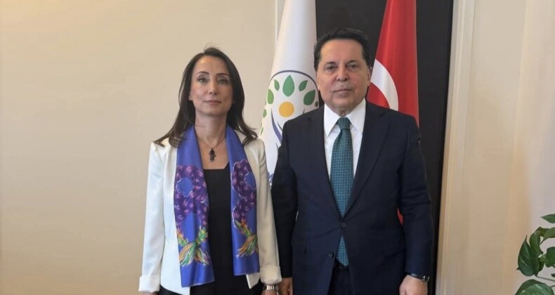 Ahmet Özer, DEM Partiyi Ziyaret Etti