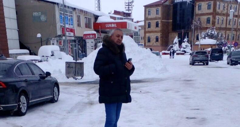 Göle Belediye Ekipleri Kar Mesaisi Sürüyor