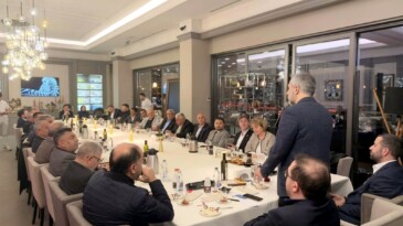 AK Parti Ataşehir, Muhtarlarla İftar Sofrasında Buluştu