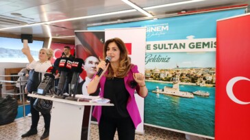 Sanatçılar ve Gazeteciler Boğazda Buluştu