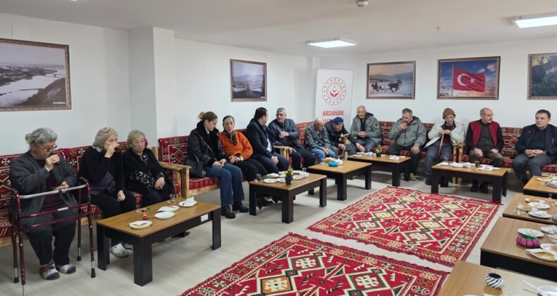 Başkan Demir’den Huzurevi Ziyareti