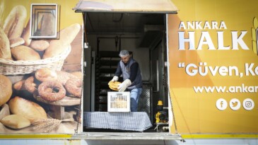 Ankara Halk Ekmek Pideyi Vatandaşın Ayağına Götürüyor