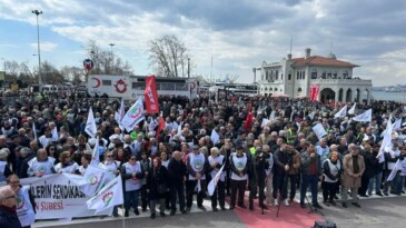 Emekliler Kadıköy Mitinginde Haklarını İstediler