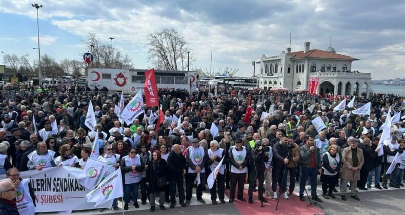 Emekliler Kadıköy Mitinginde Haklarını İstediler