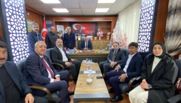 AK Parti, Köprülü Belediye Başkanına Sahip Çıktı