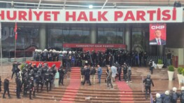 Polis CHP Genel Merkezi’ne Girdi, Özgür Özel TBMM’ine Yürüdü