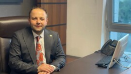 Vekil Koç’tan, Rahmi Koç’a Sert Tepki