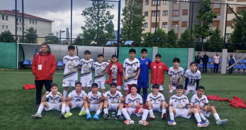 Kayışdağıspor Şampiyon Oldu