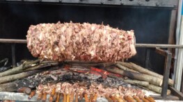 Ardahan Köprülü Beldesi’nde Çağ Kebap Yenir