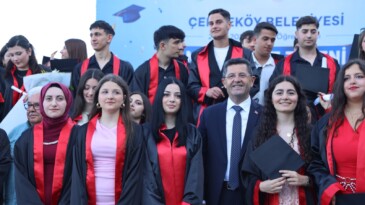 Çekmeköy’de Binlerce Öğrenci Mezuniyet Coşkusunu Yaşadı