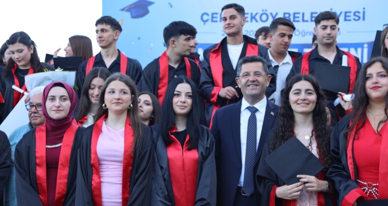 Çekmeköy’de Binlerce Öğrenci Mezuniyet Coşkusunu Yaşadı