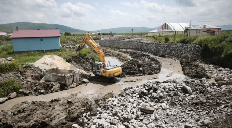 Ardahan Köprülü Beldesi’nde Dere Islahı Çalışması