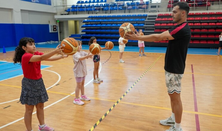 Maltepeli çocukların yaz tatili sporla dolu geçiyor