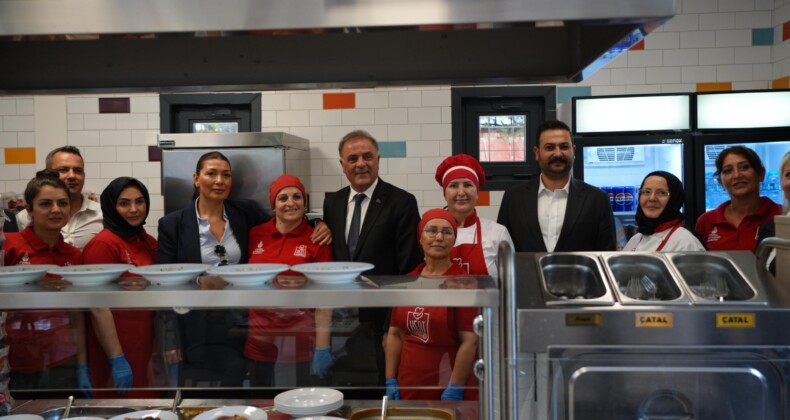 İBB Başkan Vekili Nuri Arslan, Ataşehir Kent Lokantasını Ziyaret Etti