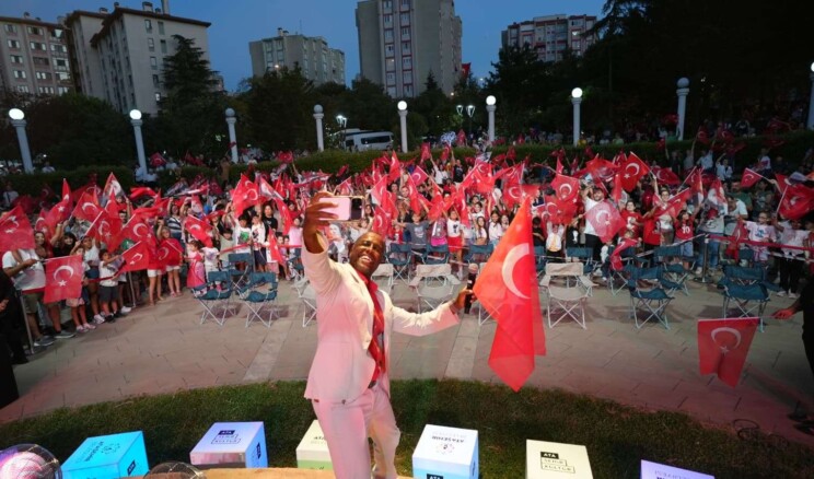 Ataşehir’de 30 Ağustos Zafer Bayramı’nın 104. yıl dönümü kutlandı