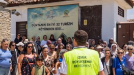 Kültür gezileriyle İzmir’i keşfettiler