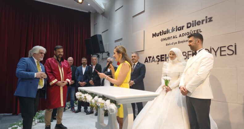 Siyasetin Renkli Simaları Özışık Ailesi Nikahında Buluştu