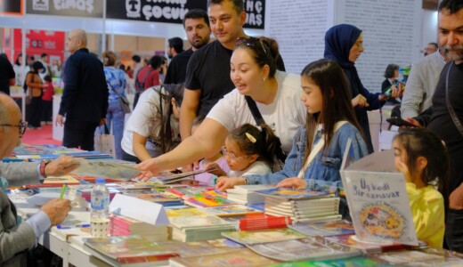 Diyarbakır 10. Kitap Fuarı Kitapseverlerle Buluşuyor