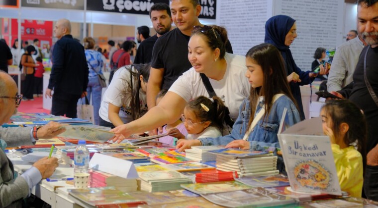 Diyarbakır 10. Kitap Fuarı Kitapseverlerle Buluşuyor