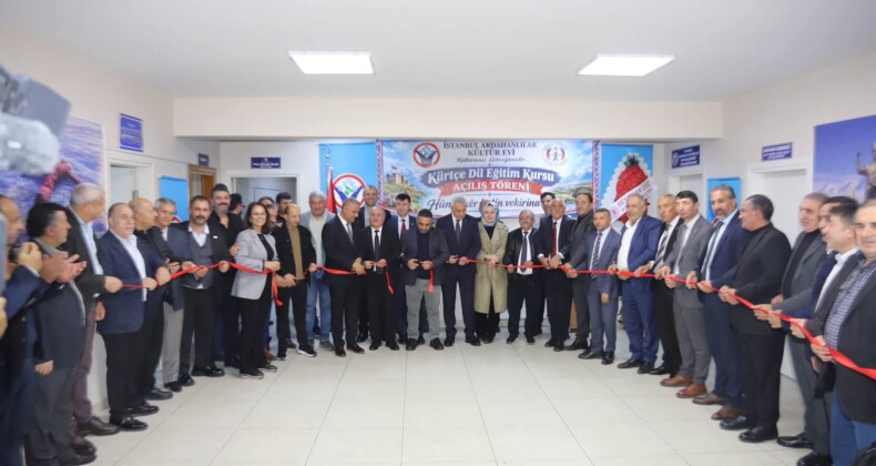 Esenyurt’ta Kürtçe Dil Eğitim Kursu Açıldı