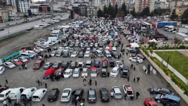 Çekmeköy’de otomobil tutkunları bir araya geldi
