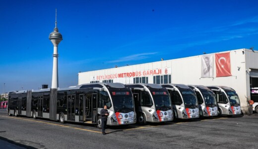 İstanbul’da Yeni Metrobüsler Hizmete Sunuldu